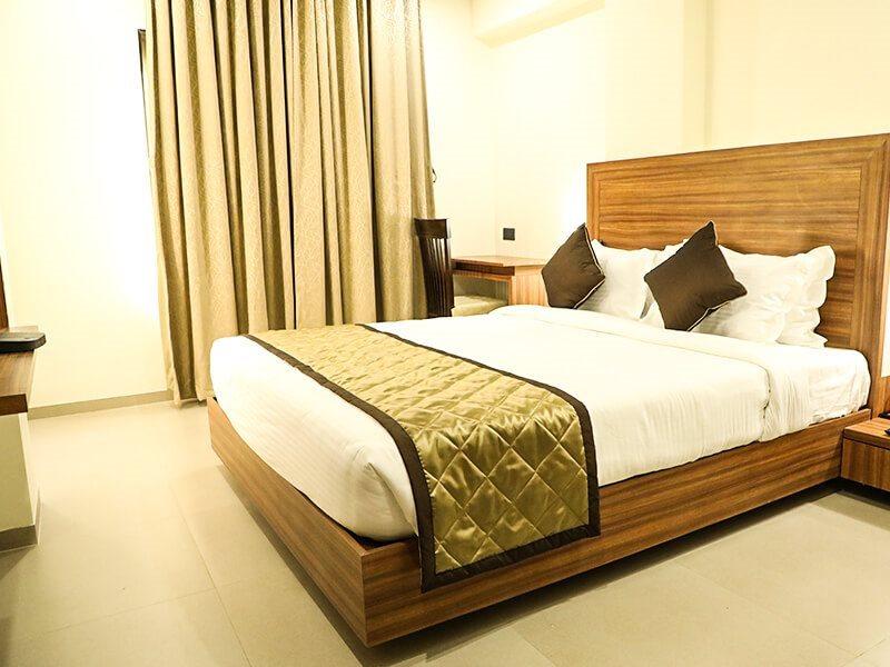 Kyriad Hotel Solapur By Othpl Exterior foto
