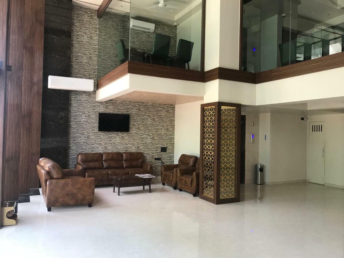 Kyriad Hotel Solapur By Othpl Exterior foto